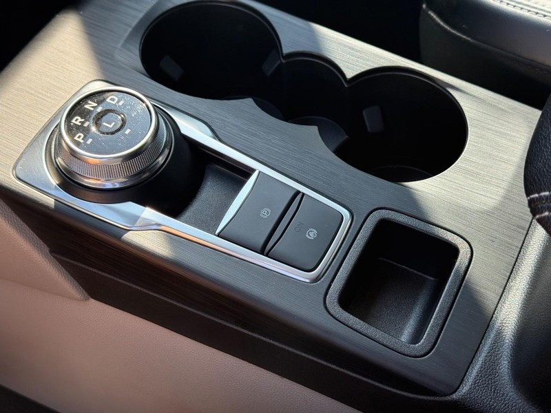 Ford Escape Vehicle Image 18