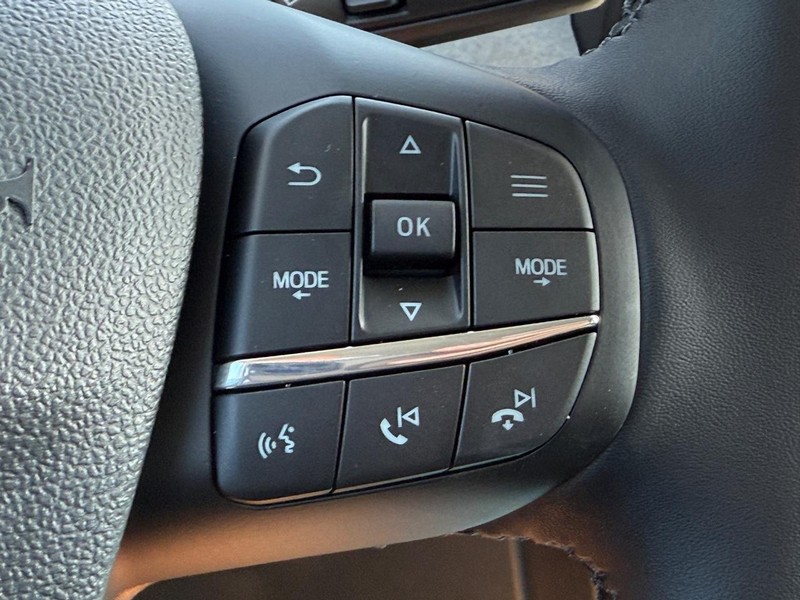 Ford Maverick Vehicle Image 09