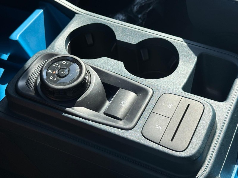 Ford Maverick Vehicle Image 13