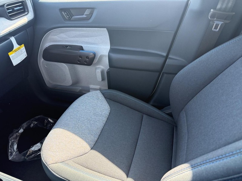 Ford Maverick Vehicle Image 14