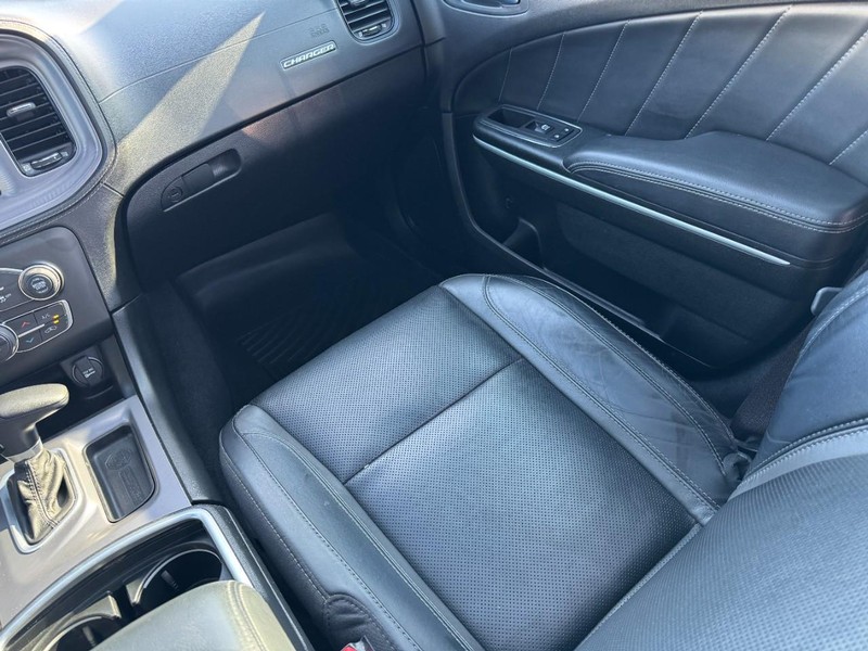 Dodge Charger Vehicle Image 15