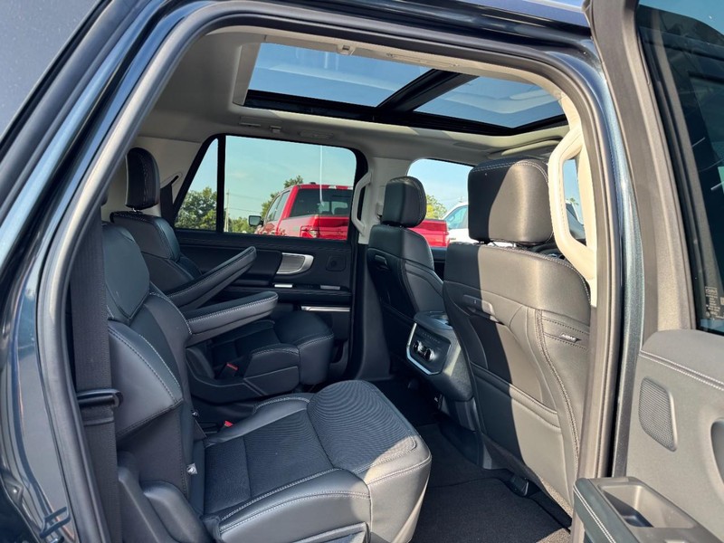 Ford Expedition Max Vehicle Image 06