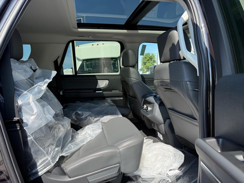 Ford Expedition Max Vehicle Image 06