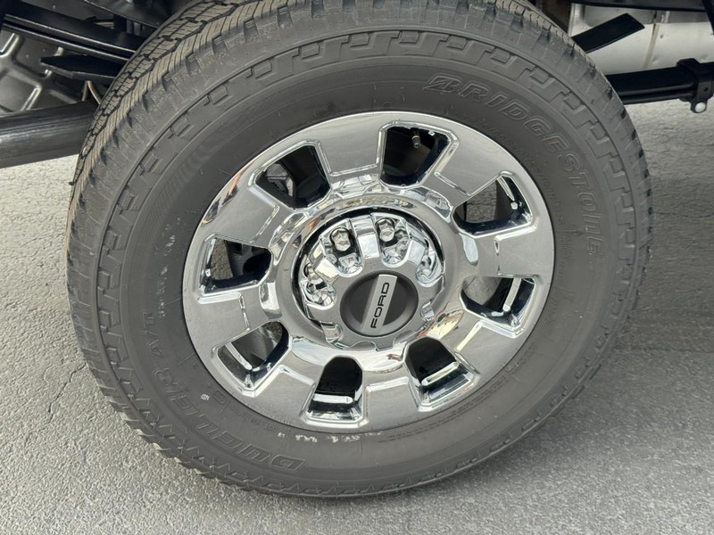Ford Super Duty F-250 SRW Vehicle Image 05