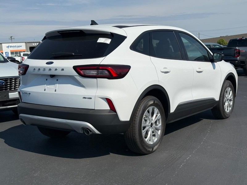 Ford Escape Vehicle Image 03