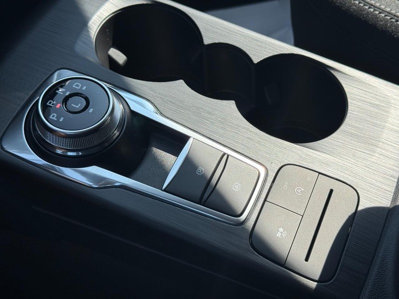 Ford Escape Vehicle Image 14