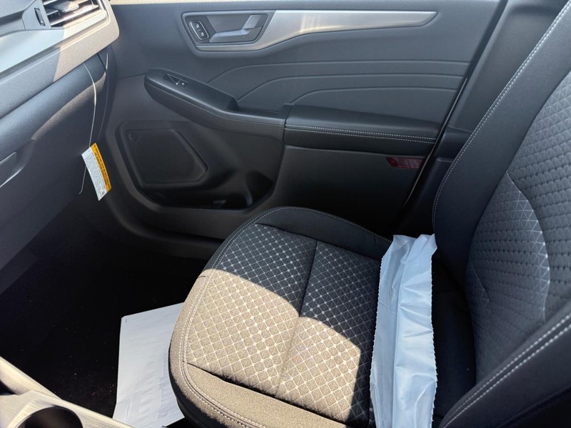 Ford Escape Vehicle Image 15
