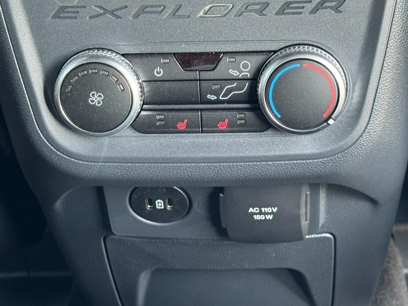 Ford Explorer Vehicle Image 12