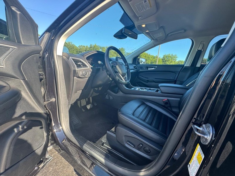 Ford Edge Vehicle Image 09