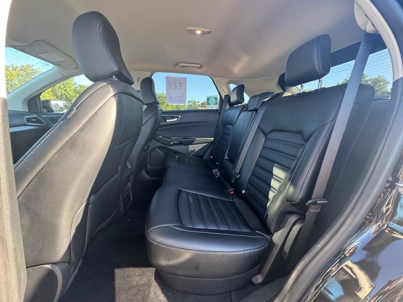 Ford Edge Vehicle Image 14