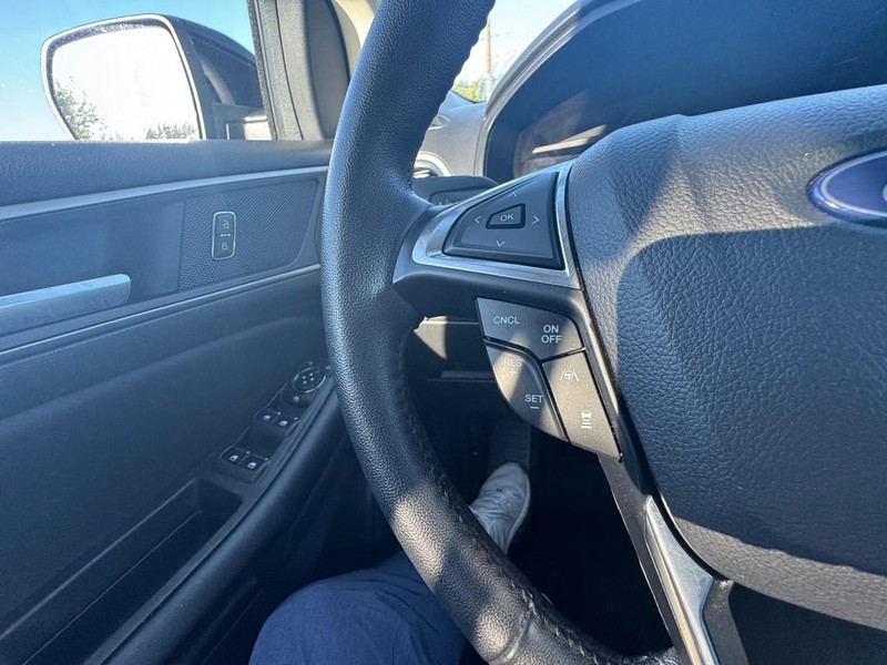 Ford Edge Vehicle Image 19