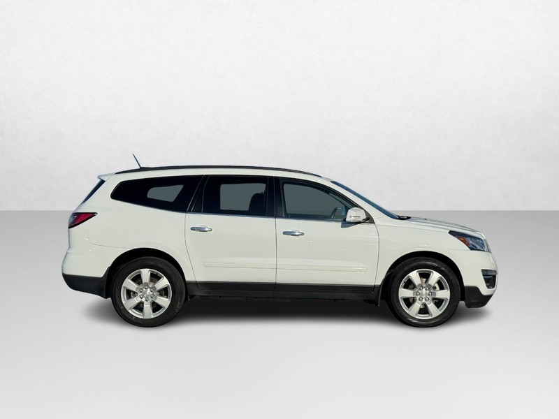 Chevrolet Traverse Vehicle Image 02