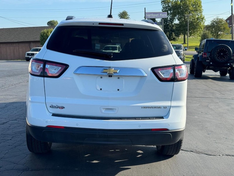 Chevrolet Traverse Vehicle Image 05