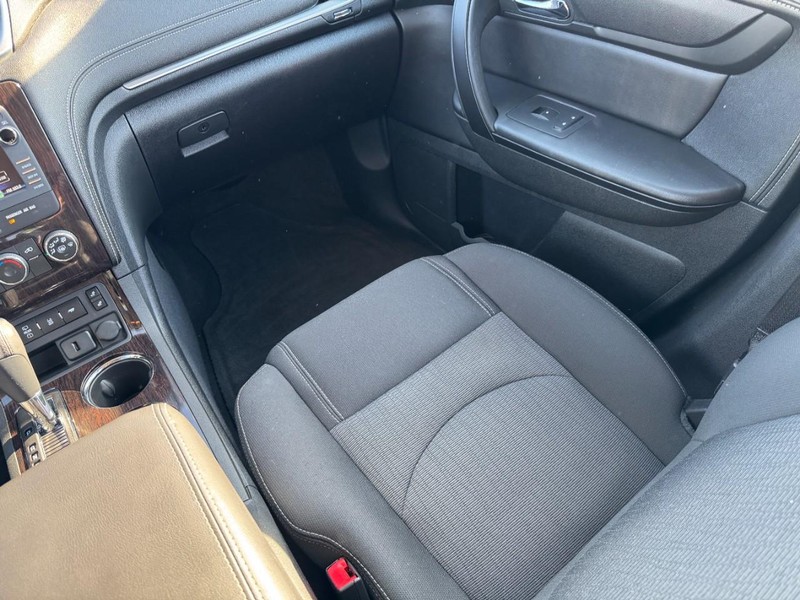Chevrolet Traverse Vehicle Image 16