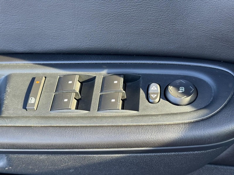 Chevrolet Traverse Vehicle Image 24