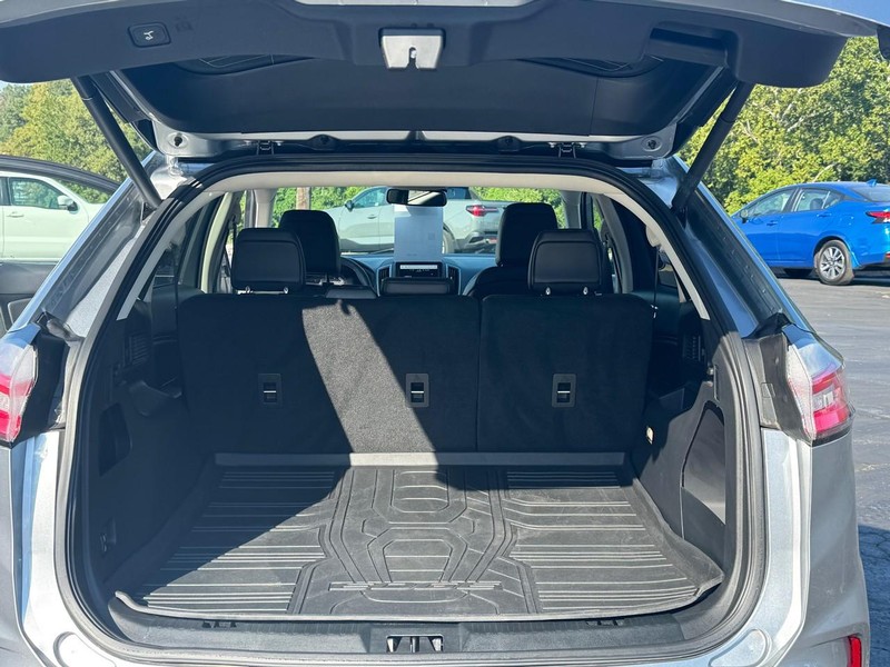 Ford Edge Vehicle Image 09