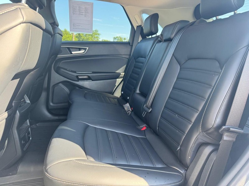 Ford Edge Vehicle Image 15