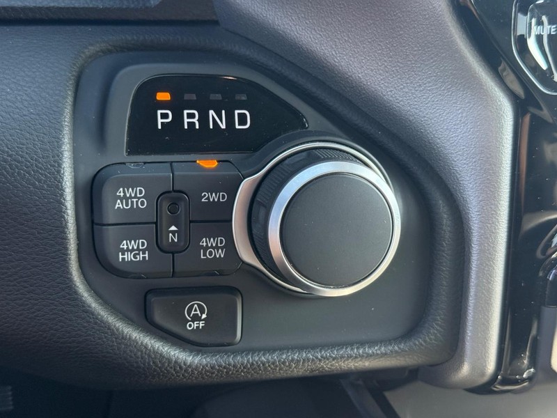 Ram 1500 Vehicle Image 16