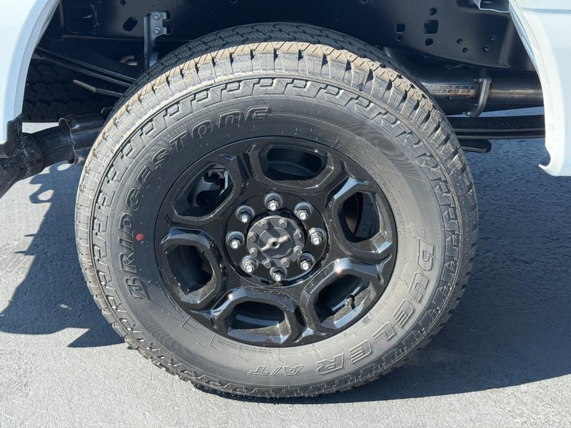 Ford Super Duty F-250 SRW Vehicle Image 04