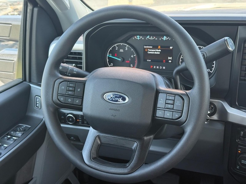 Ford Super Duty F-250 SRW Vehicle Image 07