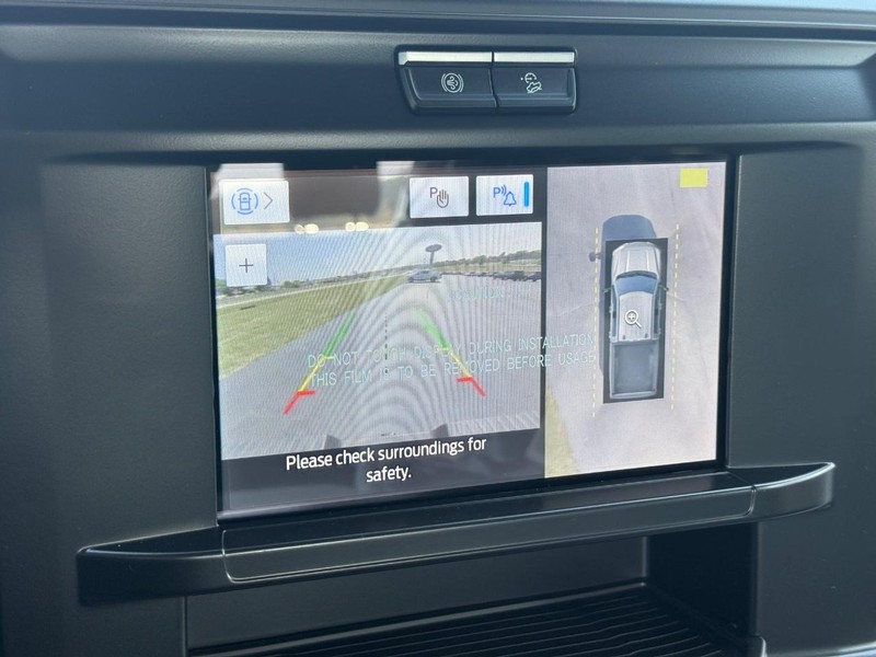 Ford Super Duty F-250 SRW Vehicle Image 11