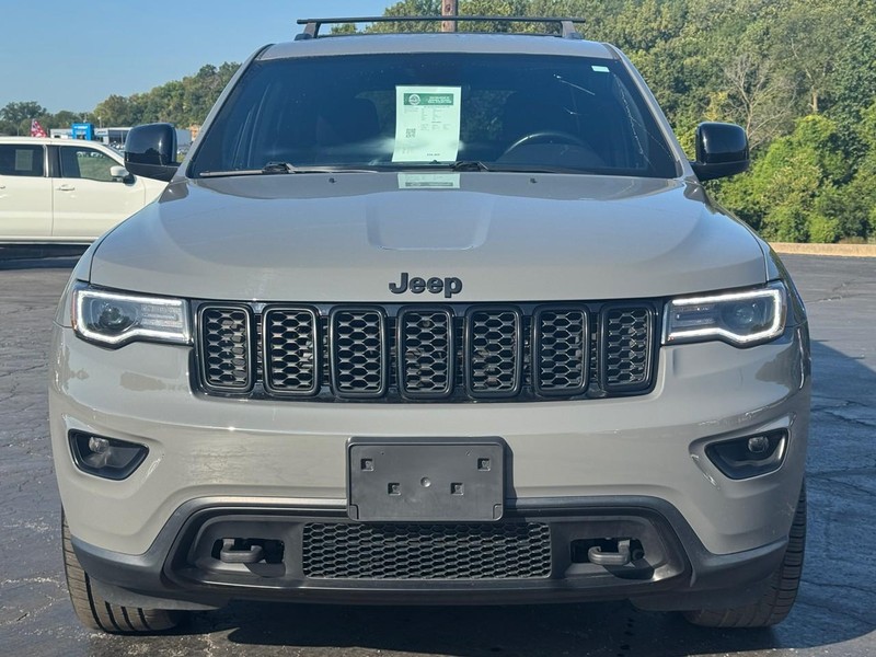 Jeep Grand Cherokee Vehicle Image 07