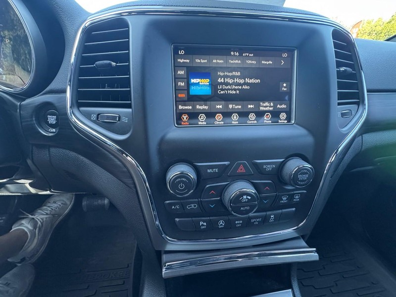 Jeep Grand Cherokee Vehicle Image 20