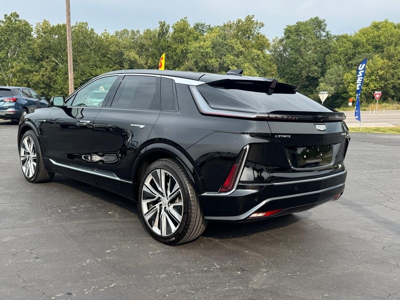 Cadillac LYRIQ Vehicle Image 04