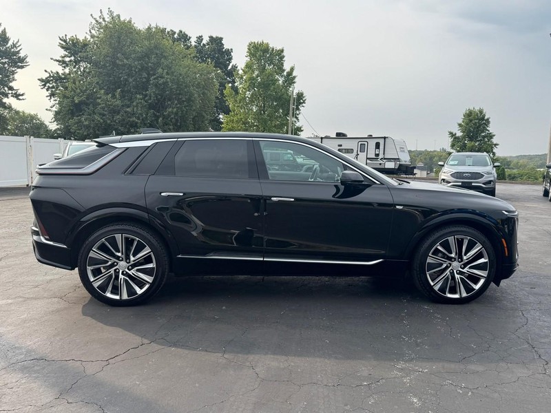 Cadillac LYRIQ Vehicle Image 05