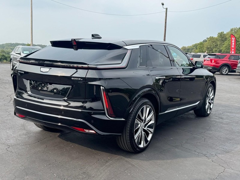 Cadillac LYRIQ Vehicle Image 06