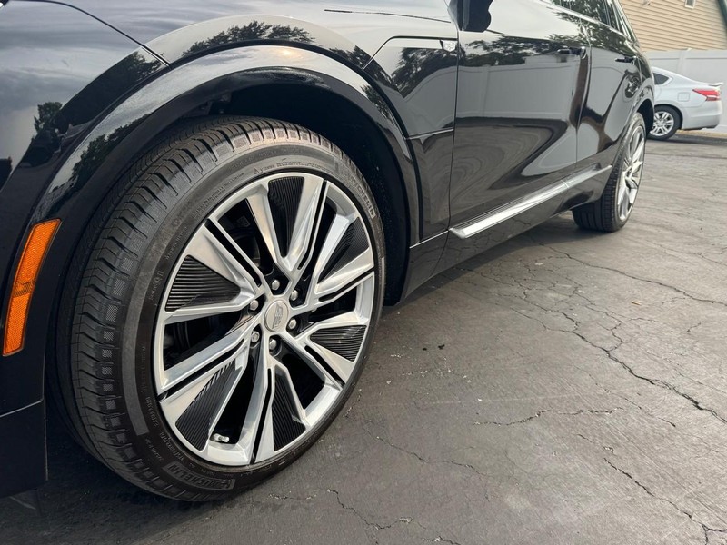 Cadillac LYRIQ Vehicle Image 10