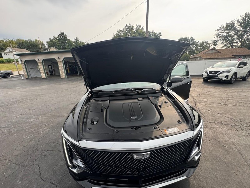 Cadillac LYRIQ Vehicle Image 11