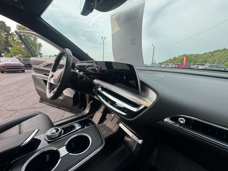 Cadillac LYRIQ Vehicle Image 14