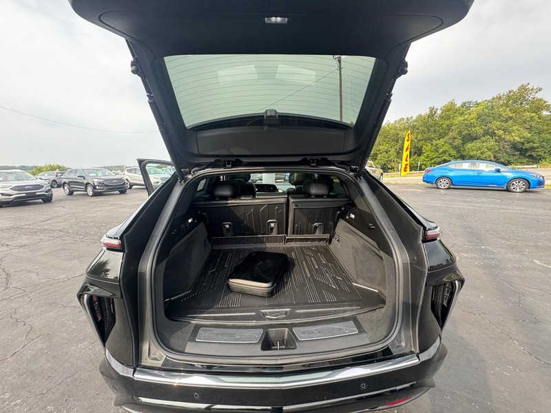 Cadillac LYRIQ Vehicle Image 18