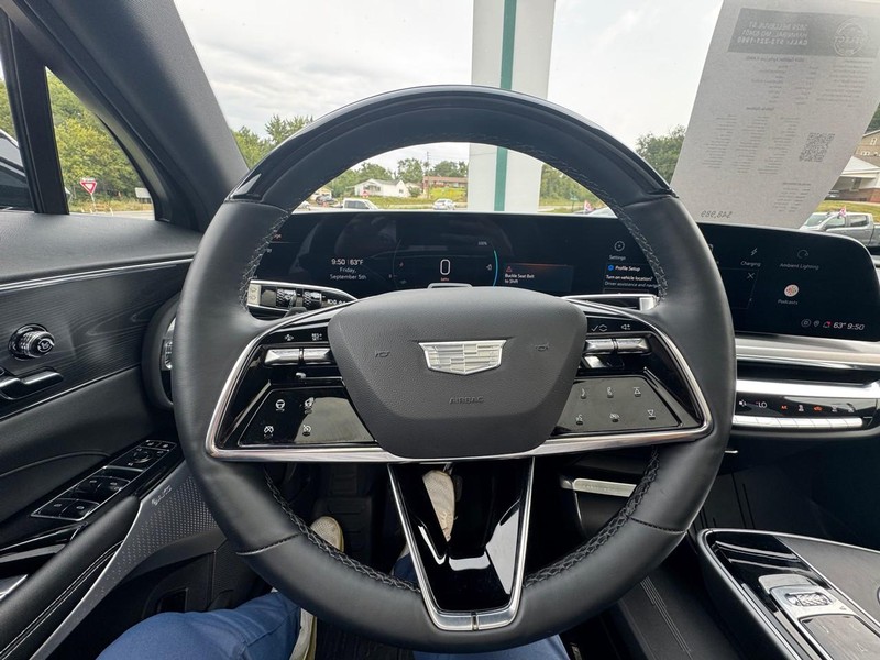 Cadillac LYRIQ Vehicle Image 19