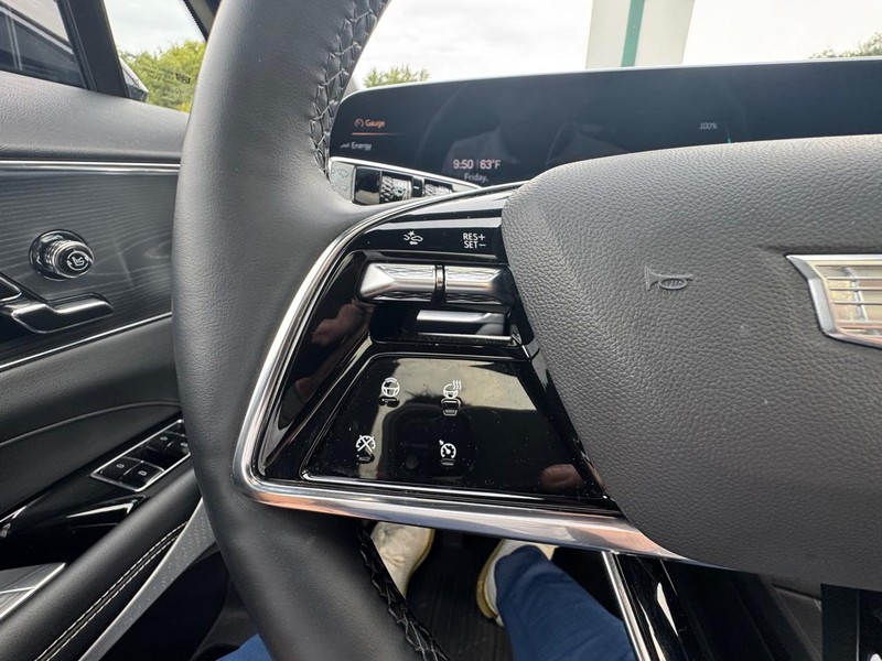 Cadillac LYRIQ Vehicle Image 21