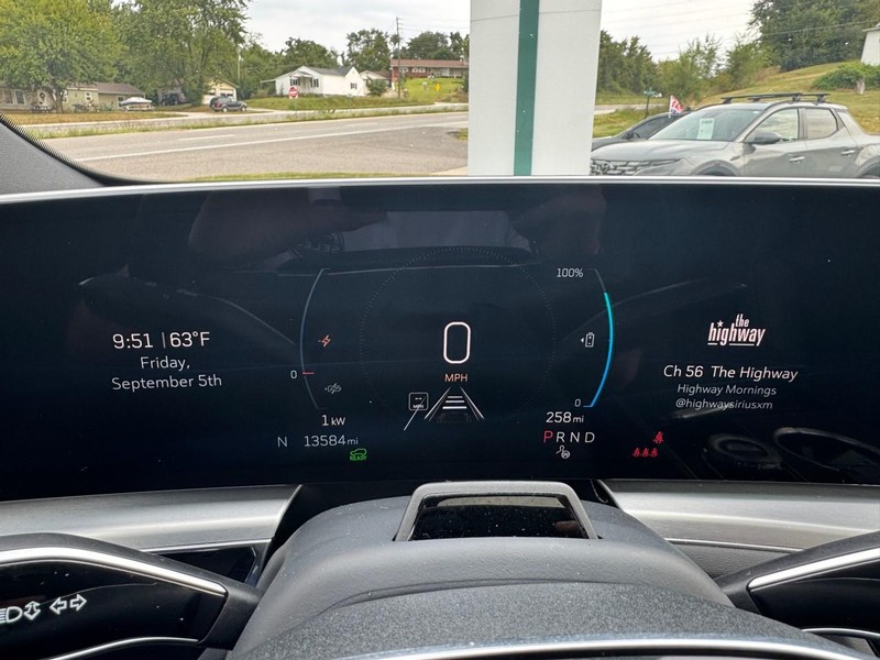 Cadillac LYRIQ Vehicle Image 22