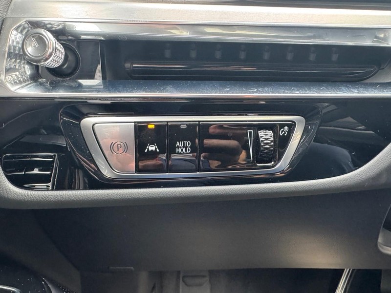 Cadillac LYRIQ Vehicle Image 27