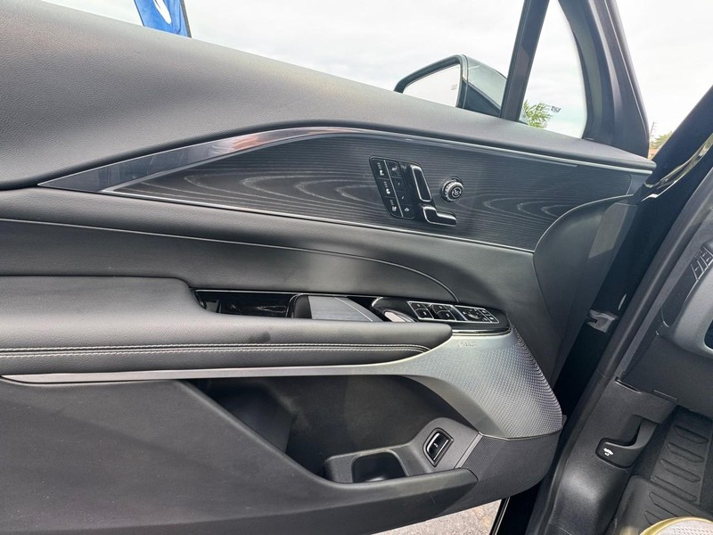 Cadillac LYRIQ Vehicle Image 29
