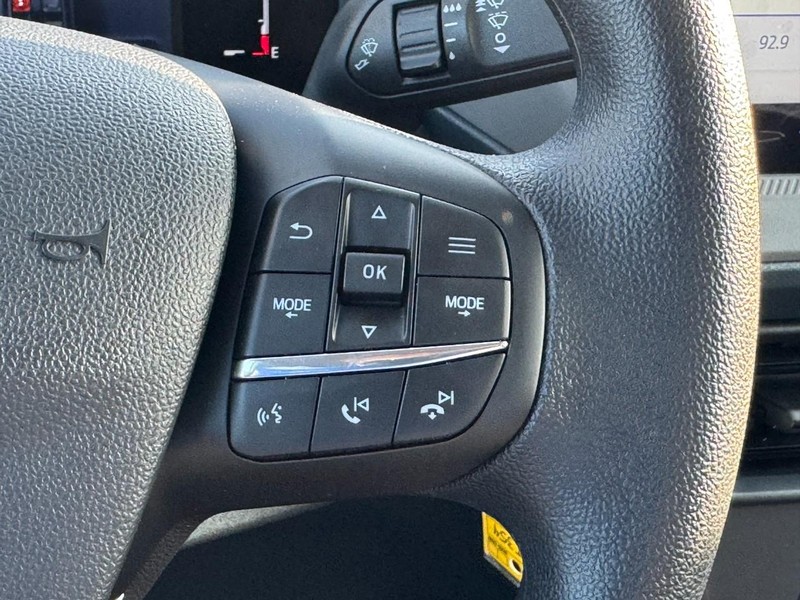 Ford Maverick Vehicle Image 14