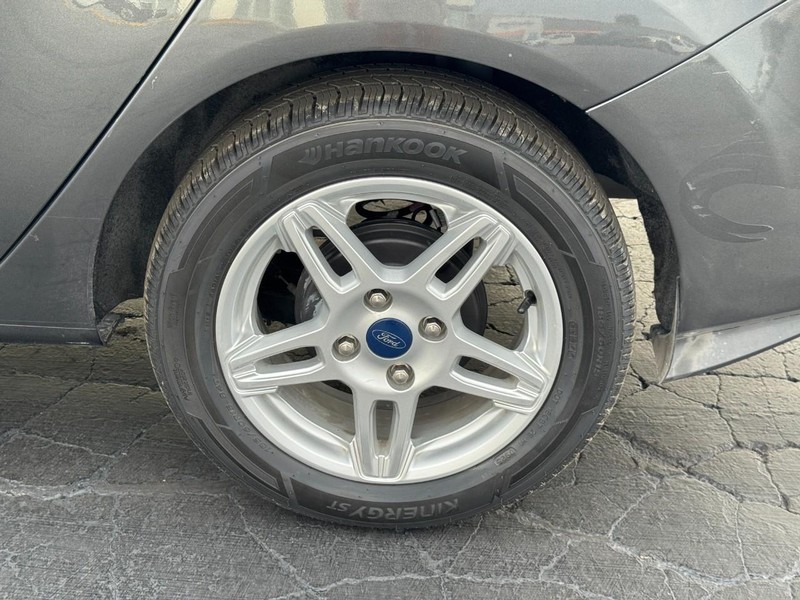 Ford Fiesta Vehicle Image 06