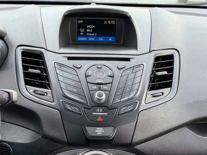 Ford Fiesta Vehicle Image 12