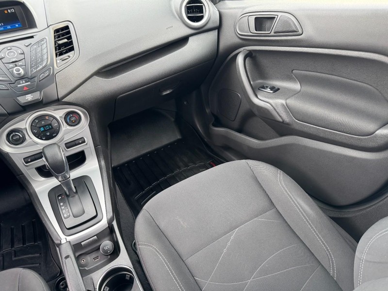 Ford Fiesta Vehicle Image 14