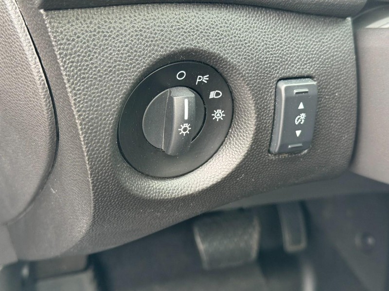 Ford Fiesta Vehicle Image 15