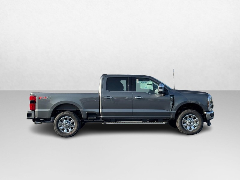 Ford Super Duty F-250 SRW Vehicle Image 02