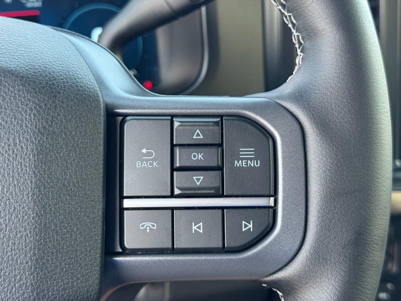 Ford Super Duty F-250 SRW Vehicle Image 17