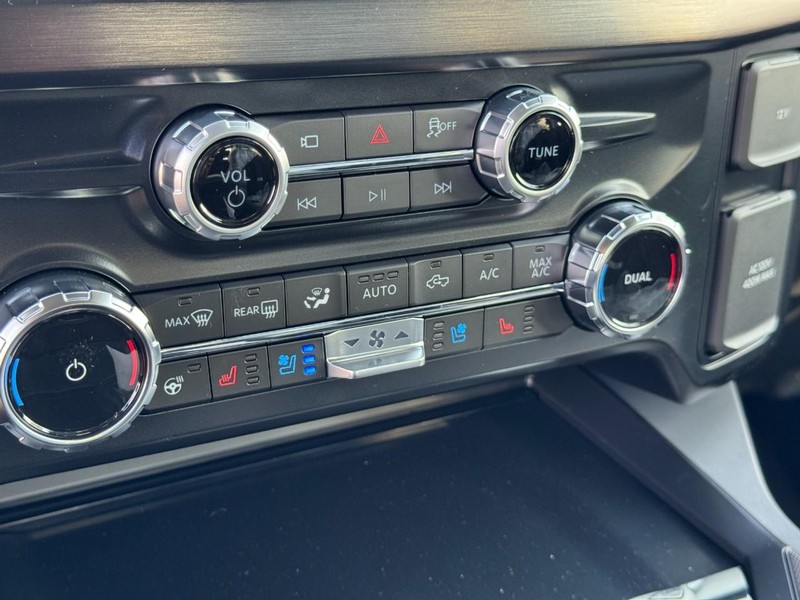 Ford Super Duty F-250 SRW Vehicle Image 21