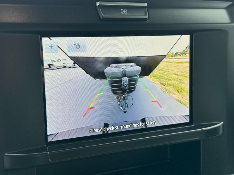 Ford Super Duty F-350 DRW Vehicle Image 19