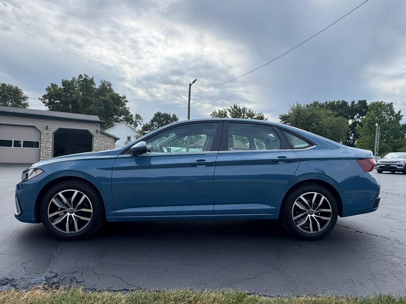 Volkswagen Jetta Vehicle Image 03