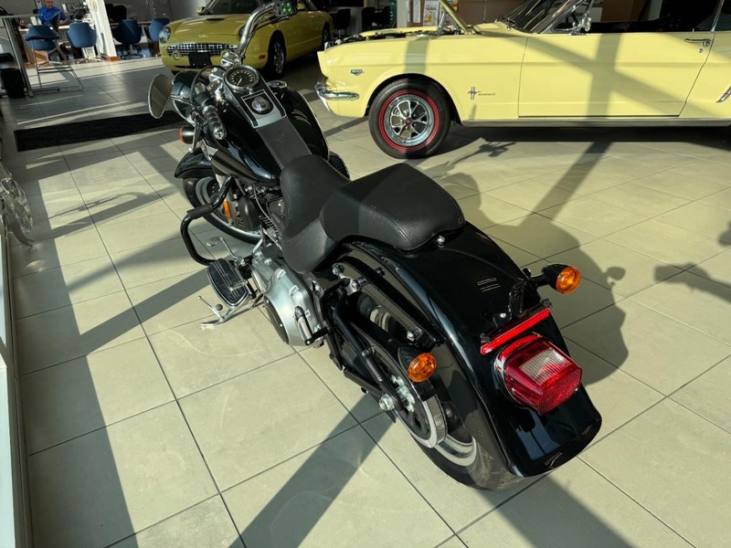 Harley-Davidson harley Vehicle Image 03